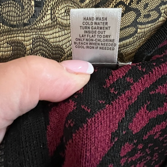 Cache XL burgundy and black gorgeous and elegant dress for any occasion - Picture 10 of 12